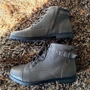 Earth Origins Dark Gray Boots 8